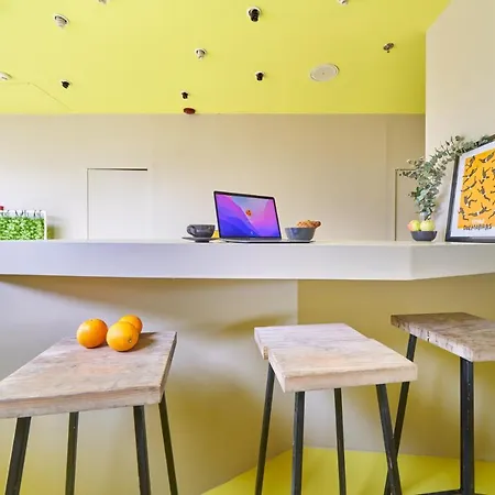Design One Hostel