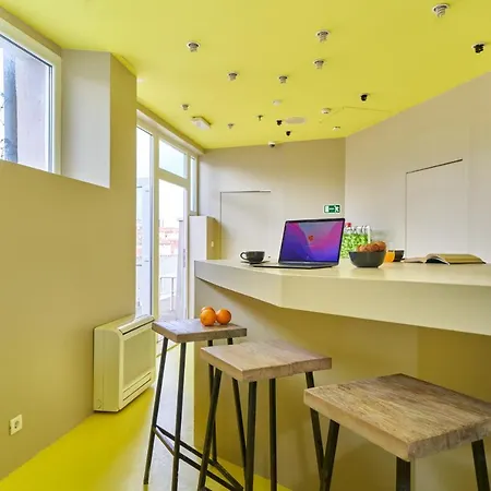 Hostal Design One *