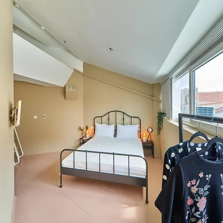 Hostal Design One Split