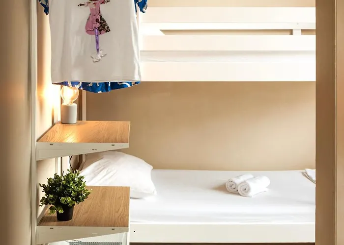 Design One Hostel Σπλιτ