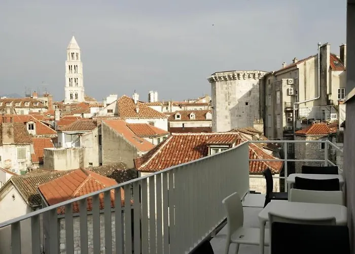 Design One * ספליט